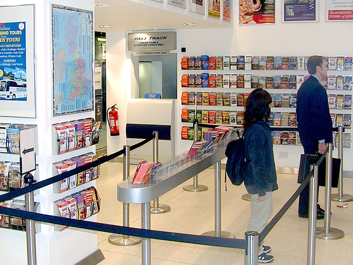 London Tourist Information Centre Queueing